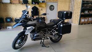 Pair them with a set of bmw aluminium side cases and you'll be able to carrying your creature comforts from prudhoe bay alaska all the way to ushuaia south america. Aluminium Topcase Von Mytech Made In Italy