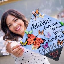 Maybe you would like to learn more about one of these? In Photos These Graduation Caps Honor Hispanic Heritage Univision News Univision