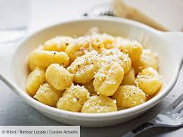Tous En Cuisine La Recette Des Gnocchi Maison Super Originaux Et Sans Gluten De Cyril Lignac En 2020 Gnocchis A La Ricotta Idee Recette Alimentation
