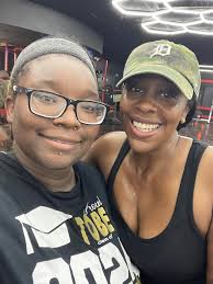 Amanda Lewinsky (@mleo_lover29) • Instagram photos and videos