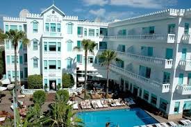 Kevelair Messi Le Quita Un Hotel A Cr7 En Ibiza Kevelairamerica Ibiza Espana Hoteles Hotel