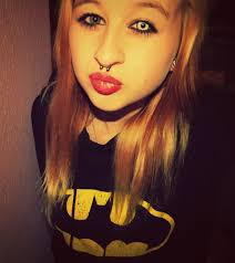 Duck lips commonly popular in women using for selfie by pressing. Duckface Foto Bild Portrait Grimassen Menschen Bilder Auf Fotocommunity