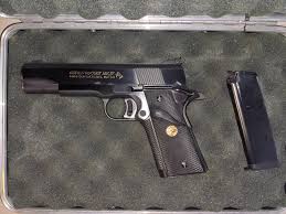 Aujourd'hui, le colt gold cup est connu comme le plus beau pistolet automatique dans le monde, et constitue la norme pour les armes de colt 1911 gold cup trophy.45 a.c.p. Colt 1911 Gold Cup National Match Gunporn