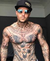 Soyez inspirée avec ce tatoo : Tattoos Tattoos Tatouage Buste Tatouages Hommes Homme Tatoue
