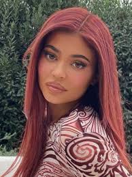 Kylie jenner officially drops kylie skin summer body collection. Kylie Jenner Shows Off Her Natural Hair In A Rare Extension Free Selfie Photos Allure