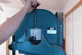Once you have the blade tracking well, you should plug it in. How To Change A Bandsaw Blade Ereplacementparts Com