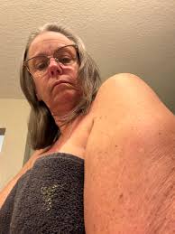 30 seconds after I took this pic I got thrown off because he saw 2 deer. He  is not afraid of deer. I walked home 😒