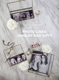 A kitchen utensil holder can easily be repurposed to a pencil holder, a diy lighting cover, or in this case, a jewelry stand. These Diy Photo Lined Jewelry Boxes Are The Perfect Bridal Party Gift