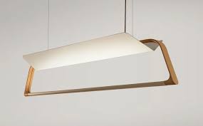 Een Lamp Met Minimalistisch Design En Maximale Verlichting Roomed Lamp Design Lighting Inspiration Design Milk