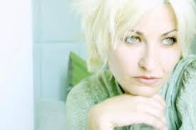 Shelley Poole's Instagram, Twitter & Facebook