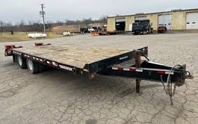 Towmaster C-10A Flatbed Trailer