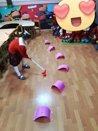 מוטוריקה עדינה תכנון תנועה ניתן לשלב עם חומר לימודי Yeni Yuruyen Bebek Aktiviteleri Okul Egitim