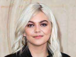 refrain j'suis pas bien dans ma tête, maman j'ai perdu le goût de la fête, maman regarde comme ta fille est faite, maman j'trouve. Louane Jeune Maman Ses Craintes Et Ses Doutes Qui L Habitent Pour Sa Fille Esmee Femme Actuelle Le Mag