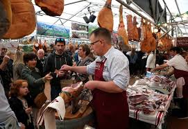 La confrérie du jambon de bayonne. En Images La 557e Foire Au Jambon De Bayonne A Attire La Foule