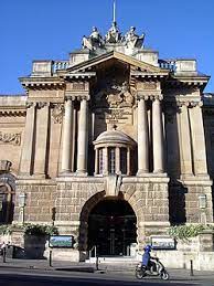 The museum & art gallery is run by the city council with no entrance fee. Category Bristol City Museum And Art Gallery Wikimedia Commons