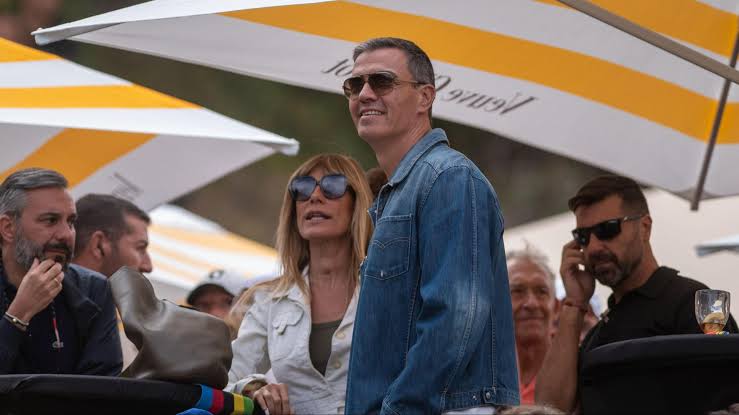 Sánchez se vuelve a ir de vacaciones a Andorra horas después de presidir el  consejo de seguridad nacional: "Las fuentes de Moncloa nos lo han  confirmado, le encanta hacer cicloturismo y senderismo"