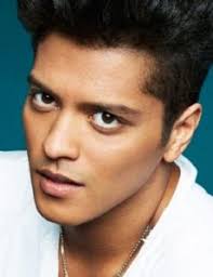 The rumor mill has connected her to actor eddie murphy, and singers raphael saadiq, joe thomas, and maybe even bruno mars. Who Is Rocsi Diaz Dating Rocsi Diaz Boyfriend Husband