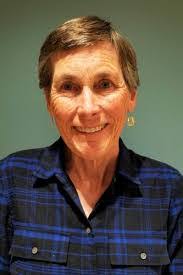 Dee Robbins's Instagram, Twitter & Facebook