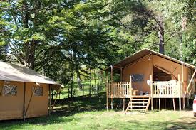 Ambiance Trappeur Tentes Lodge Sur Pilotis Tente Maison Location Chalet Tente Lodge