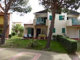Sexy molto troia si piscia tra le mutande mentre gira la città. Ferienwohnung Les Villas De L Oasis Fkk Naturiste Leucate Herr Joachim Bauchrowitz