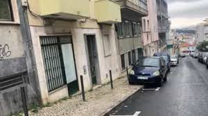 A emel tem como objecto a gestão do estacionamento e a melhoria da mobilidade em lisboa, integrados no sistema global de mobilidade e acessibilidades definidos pela cml. Emel Cobra Estacionamento Em Cima Do Passeio Em Varias Ruas De Campolide