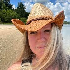 Hunter Skye (@hunterskyebooks)