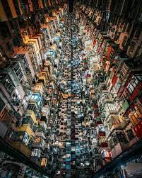 It is a popular location for photography, and ha. Tong Bingxue ä»å†°é›ª Ø¹Ù„Ù‰ ØªÙˆÙŠØªØ± Monster Building Hong Kong Made Up Of 5 Connecting Structures Built During Population Boom In 1960s