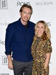Shepard is an actor who rose to stardom when he appeared as crosby braverman on nbc's parenthood. Kristen Bell Verrat Dass Sie Und Ihr Ehemann Dax Shepard Uber Ihre Anziehungskraft Auf Andere Menschen Sprechen Aktuelle Boulevard Nachrichten Und Fotogalerien Zu Stars Sternchen