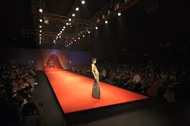 Fashion Show Event Set Up Google Search Ramp Design Design Stage Design