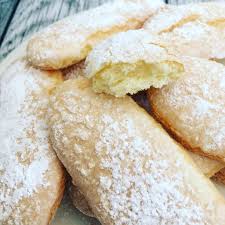 Les Biscuits Cuillere De Notre Enfance Toutelapatisserie Biscuit Cuillere Recette Biscuit Cuillere Biscuits