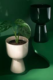 Een stoere basic pot die wel tegen een stootje kan, dat is de era bloempot van mica. Pin Op Tuin Inspiratie
