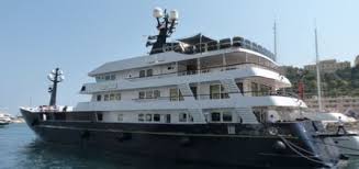 Flavio briatore's 63.22 metre motor yacht force blue, is available for charter in the west med from august 31 with a reduced rate of €195,000 per week, down from €235,000. Force Blue Yacht Royal Denship 2002 20m Owner Flavio Briatore Yacht Boat Flavio Briatore