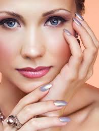 Wir zeigen, wie man braune augen schminkt. Perfektes Augen Make Up Blaue Augen Schminken Schminkanleitung