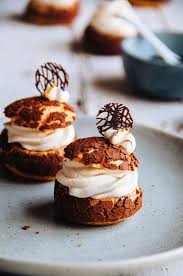 Earl Grey And Dark Chocolate Cream Puffs Mini Deserty Deserty Francuzskie Deserty