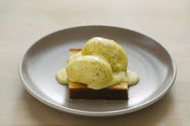 Chef Thomas Keller S Perfect Poached Eggs How To Poach Eggs Recipe For Hollandaise Sauce Sauce Recipes Perfect Poached Eggs