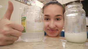 Dazu haben wir euch einfache anleitungen und videos zusammengestellt, damit ihr gleich loslegen könnt. Ganz Praktisch Experimente Und Kleine Versuche Auch Zuhause Deutsche Schule Prag