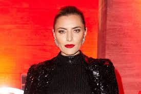 She is an actress, known for tatort (1970), am anfang war der seitensprung (1999) and frühling (2011). Sophia Thomalla Als Sexy Latex Osterhase Heizt Sie Ihre Fans Ein Gala De
