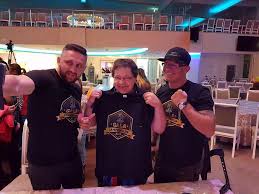 Însă bucuria lor nu depindea de reacția celorlalți. Sunt Plin De Bucurie Ca Tot Mai Multi Boxing Club Ruben Stoia Facebook