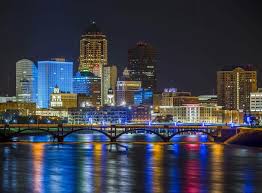 Des moines, iowa may not sound like the hottest spot in the united states, but it features more than its share of fun and festivals. 8 Iowa Places That Offer Stunning Views Iowa Photography Des Moines Iowa Iowa