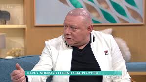 Love it bez great old skool tune xx. Shaun Ryder Erinnert Sich Dass Bez Julia Roberts Abgelehnt Hat Wahrend Er Vier Frauen Unterwegs Hatte Aktuelle Boulevard Nachrichten Und Fotogalerien Zu Stars Sternchen