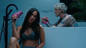Mgk embarked on a musical career as a teenager, releasing a mixtape in 2006. Machine Gun Kelly Valentinstags Merch Mit Vibrator Und Megan Fox Shirt