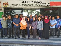 @inproceedings{talib2018tekanank, title={tekanan & kawalan pembangunan kawasan pertanian dan tanah simpanan melayu negeri kedah}, author={a objektif kajian adalah untuk mengenalpasti kedudukan dan kepentingan kawasan pertanian dan tsm, menganalisis tekanan pembangunan ke. Jabatan Perkhidmatan Awam On Twitter Datuk Borhan Dolah Membuat Lawatan Ke Kawasan Pembangunan Pertanian Bersepadu Iada Kota Belud Sabah