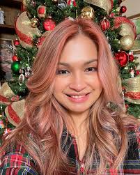 Eva Hale's Instagram, Twitter & Facebook