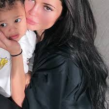 Kylie jenner outfits kylie jenner vestidos mode kylie jenner looks kylie jenner kylie jenner #notstayingbluetoday #burgundycolors watch this video to decide kylie jenner vs cardi b, who. Kylie Jenner Reveals Why Her Baby Stormi Webster Was Hospitalized
