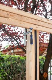 So Bauen Sie Einen Sichtschutz Aus Holz Selber Sichtschutz Holz Sichtschutz Garten Selber Bauen Sichtschutz