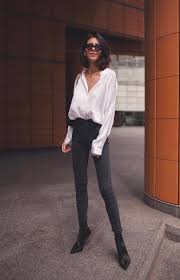 Black And White Button Up Shirt Outfit 25 Ways To Style A Button Down Shirt With Images White Shirt Outfits Street Style Outfit Fashion
