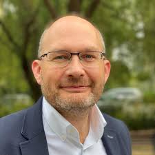 How to mow a lawn: expert tips for pristine turf every time