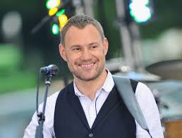 David gray's music career started in 1993, releasing debut album, a century ends, he quickly went on the release second studio album, flesh, which led the singer songwriter to be recognised by. David Gray Performs For Cbs Early Show David Gray Songwriting Singer Songwriter