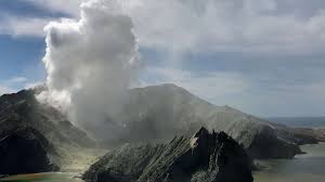Istock erupting vulkan zeichnung stock vektor art und mehr bilder von berg jetzt die vektorgrafik erupting vulkan zeichnung herunterladen. Vulkanausbruch In Neuseeland 17 Menschen Sterben Suche Nach Vermissten Eingestellt Welt