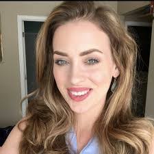 Carolyn Irons's Instagram, Twitter & Facebook